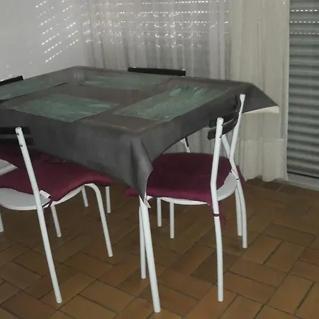 Les Goelettes Apartment *